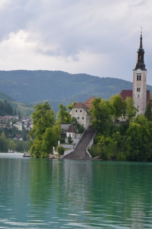 Polecane miejscówki: relaks nad szmaragdowym jeziorem