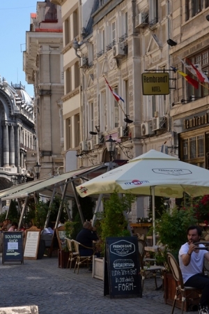 Is it really not worth to visit Bucharest?