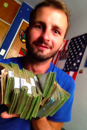 Dolar King. Satyryczna pseudoanaliza typowego turysty w Wenezueli.