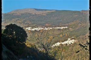 Hiszpańskie opowieści: Pampaneira u stóp Sierra Nevada.